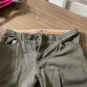 Izod 36x30 Straight Fit Pants